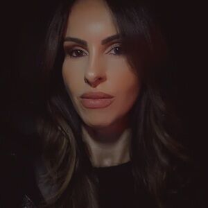 Meet your Posher, Monallise